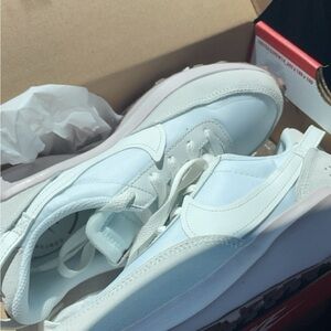 Nike White Sneakers Classic Comfort